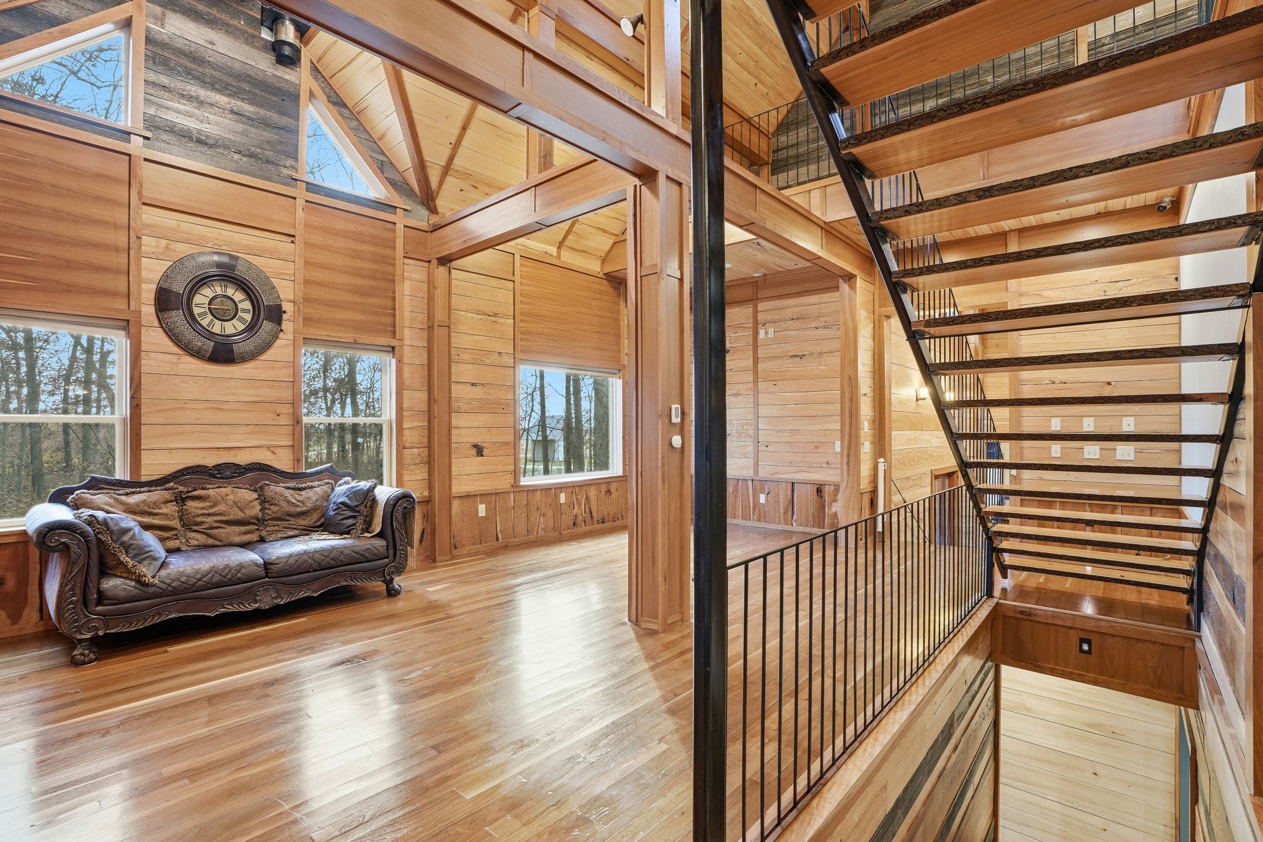 Listing Photo: 3300 Underwood Ave 0005-